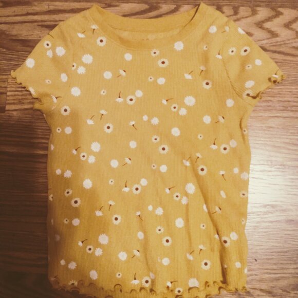 Cat & Jack girl's size 7/8 yellow gold floral shirt - Picture 2 of 6